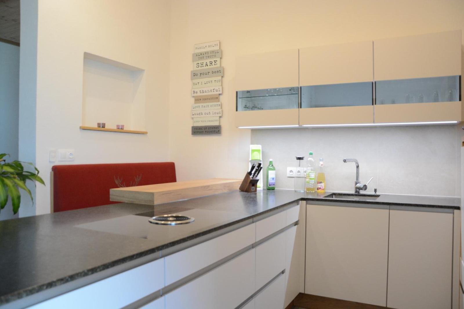 צל אם צילר Sunside Apartment מראה חיצוני תמונה